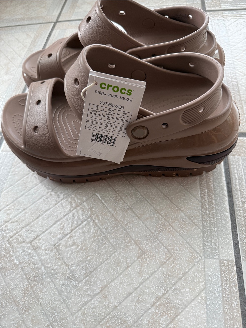 CROCS Woman’s beige size 10 W Sandel - Picture 2 of 12